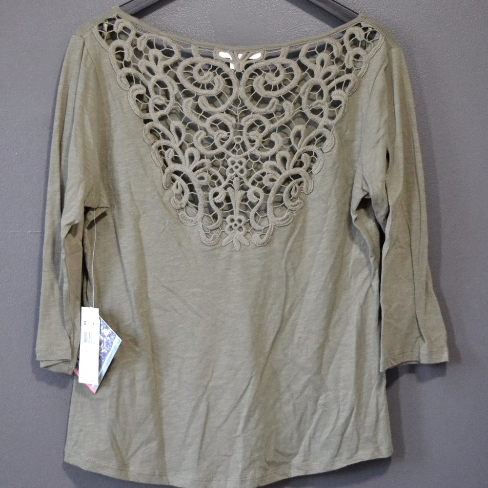 Roxy / Open Back Lace Ballet Top / 3/4 Sleeve / Scoop Neck Boatneck T-Shirt